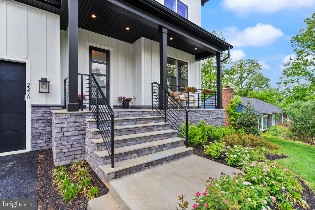 2238 HIGHLAND AVENUE