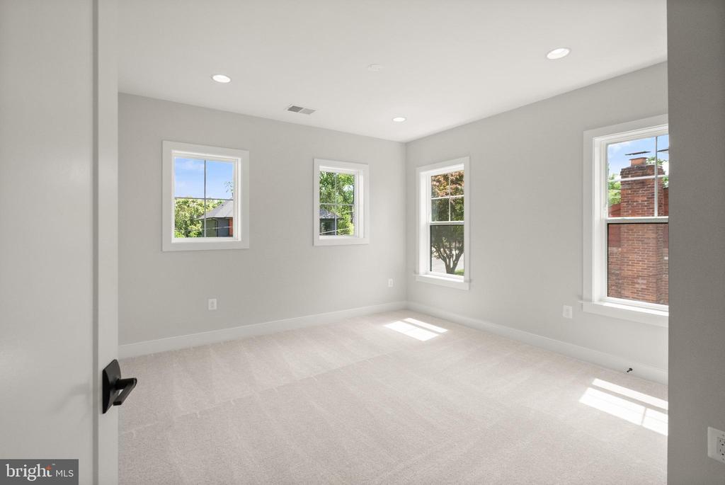 2238 HIGHLAND AVENUE