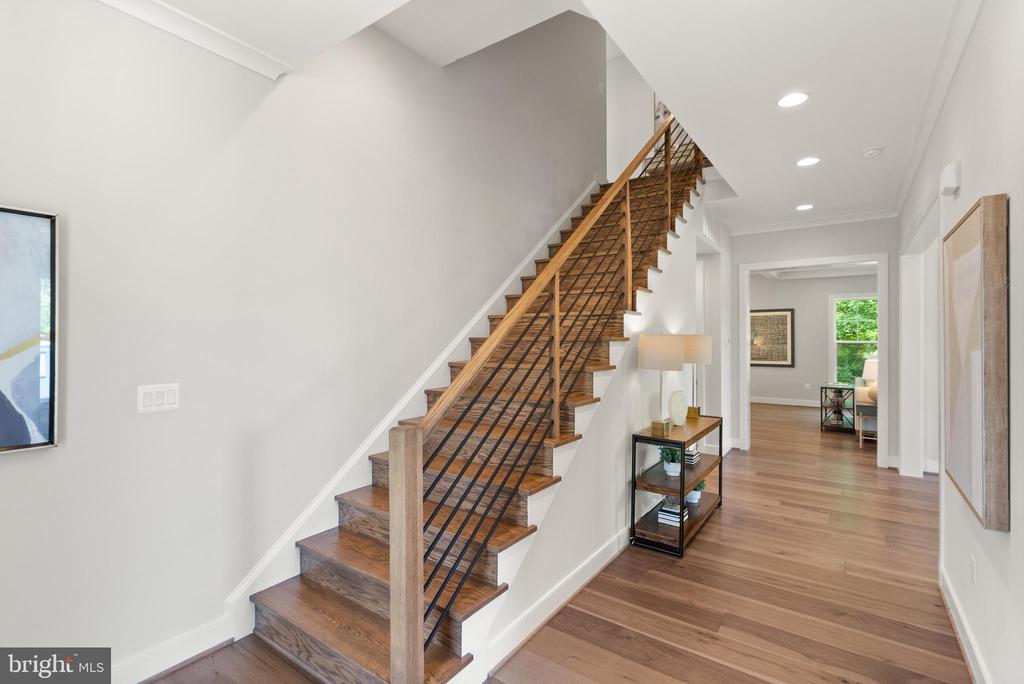 2238 HIGHLAND AVENUE
