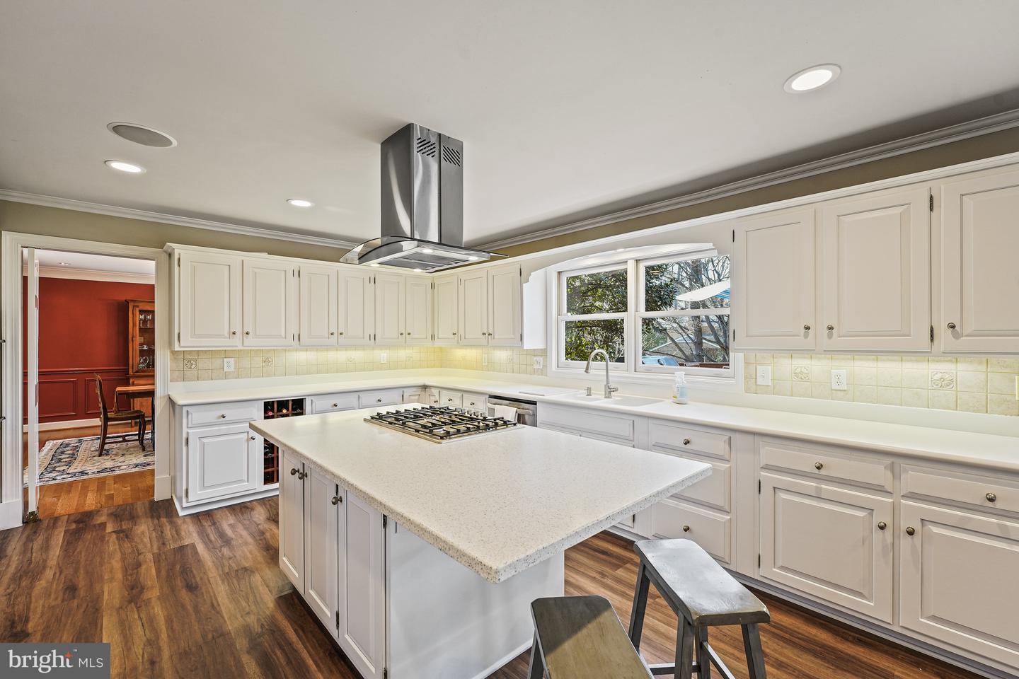 1522 Forest Ln