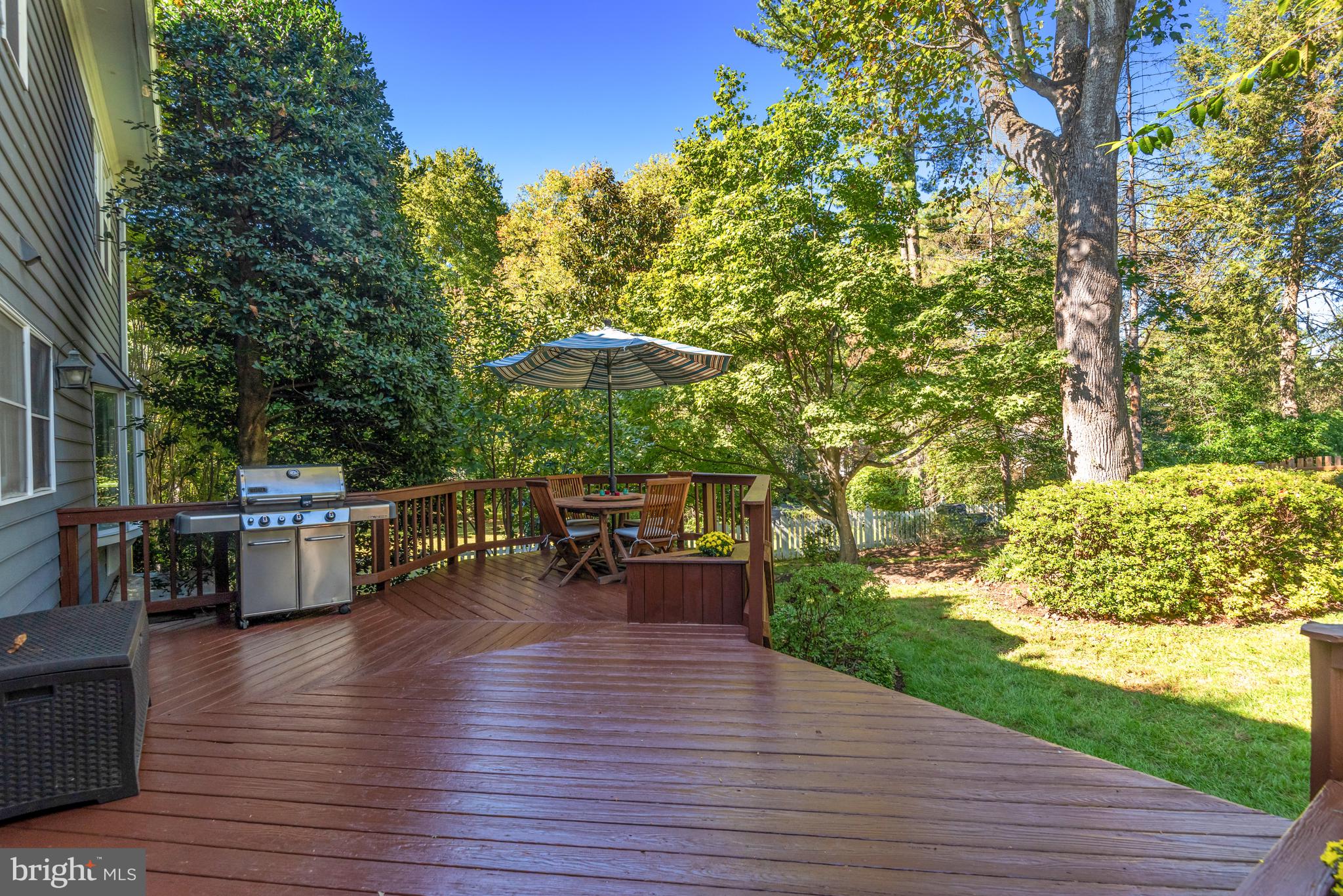 1522 Forest Ln