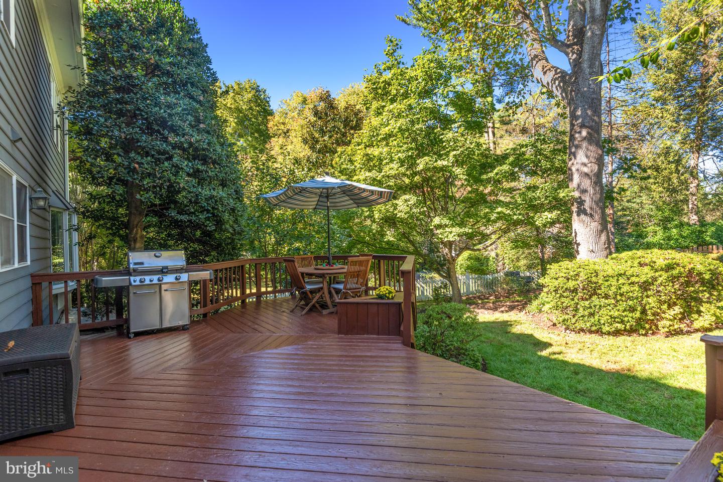 1522 Forest Ln