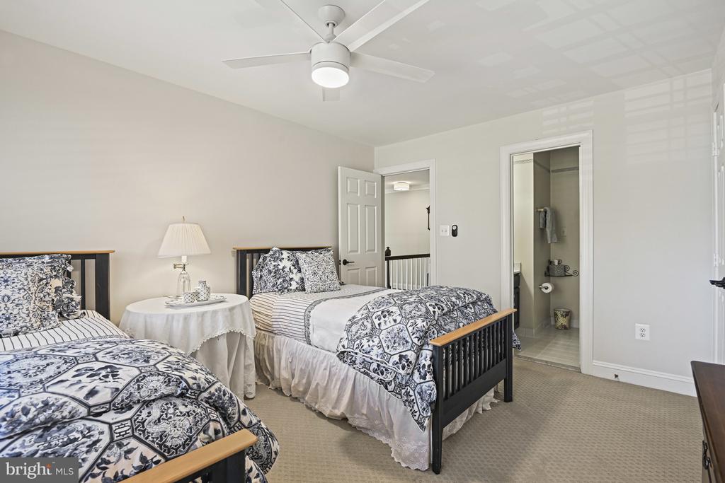11277 Center Harbor Rd