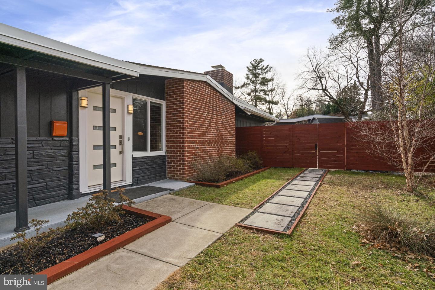 7815 Holmes Run Dr