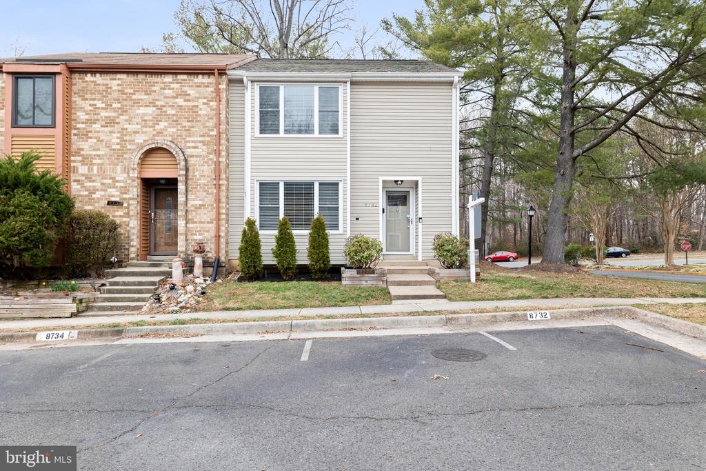 8732 Ridge Hollow Ct