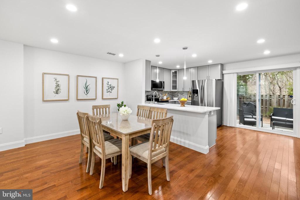 8732 Ridge Hollow Ct