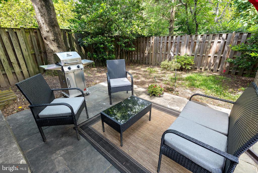 8732 Ridge Hollow Ct
