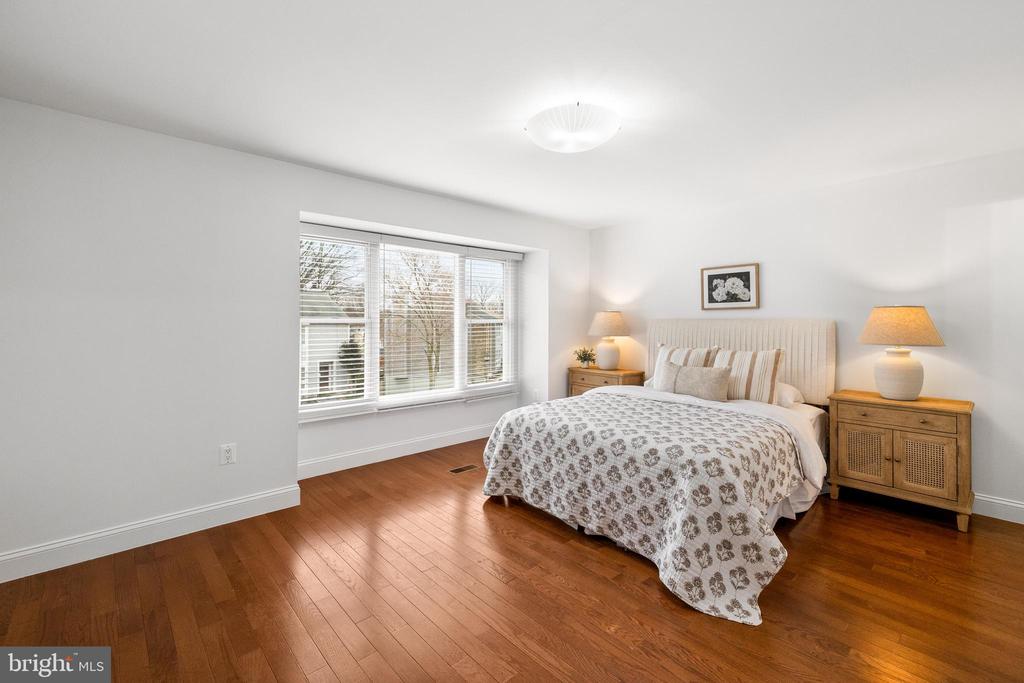 8732 Ridge Hollow Ct