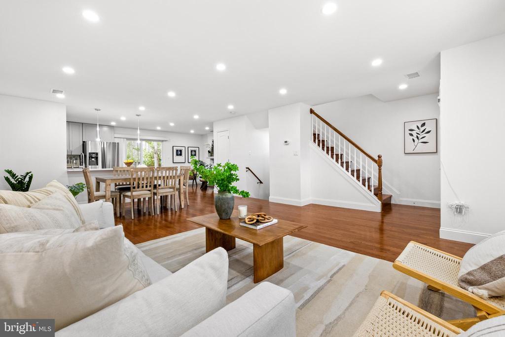 8732 Ridge Hollow Ct