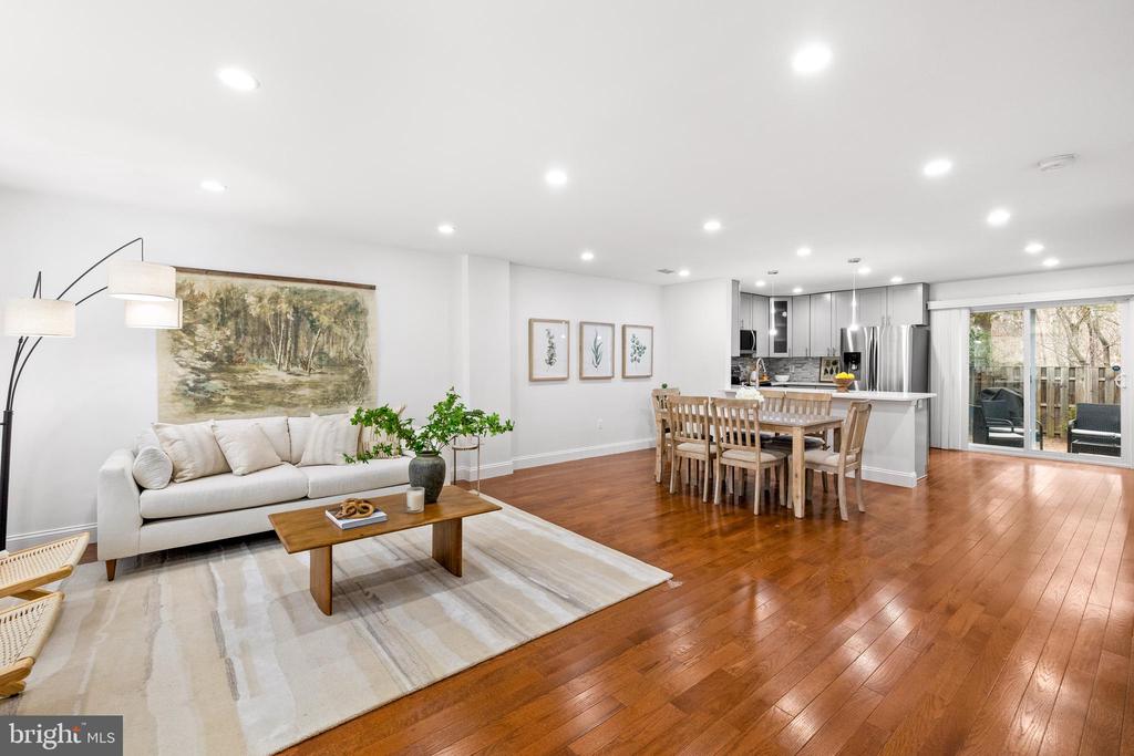 8732 Ridge Hollow Ct