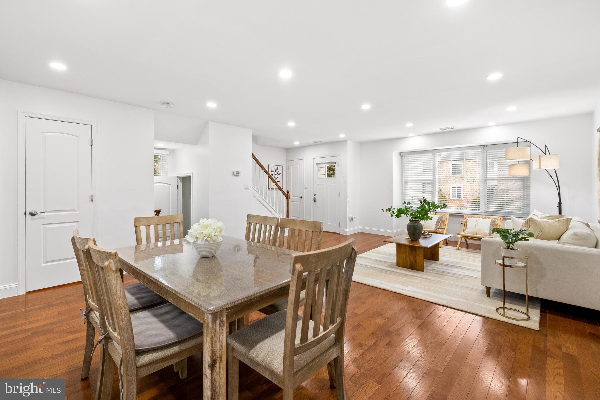 8732 Ridge Hollow Ct