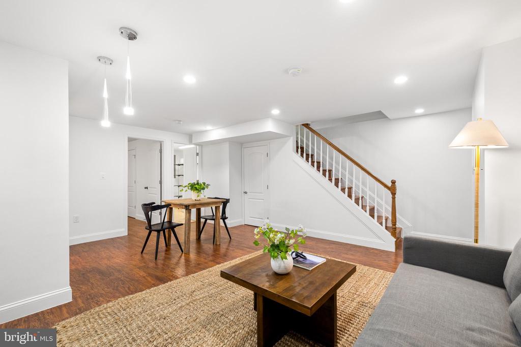 8732 Ridge Hollow Ct