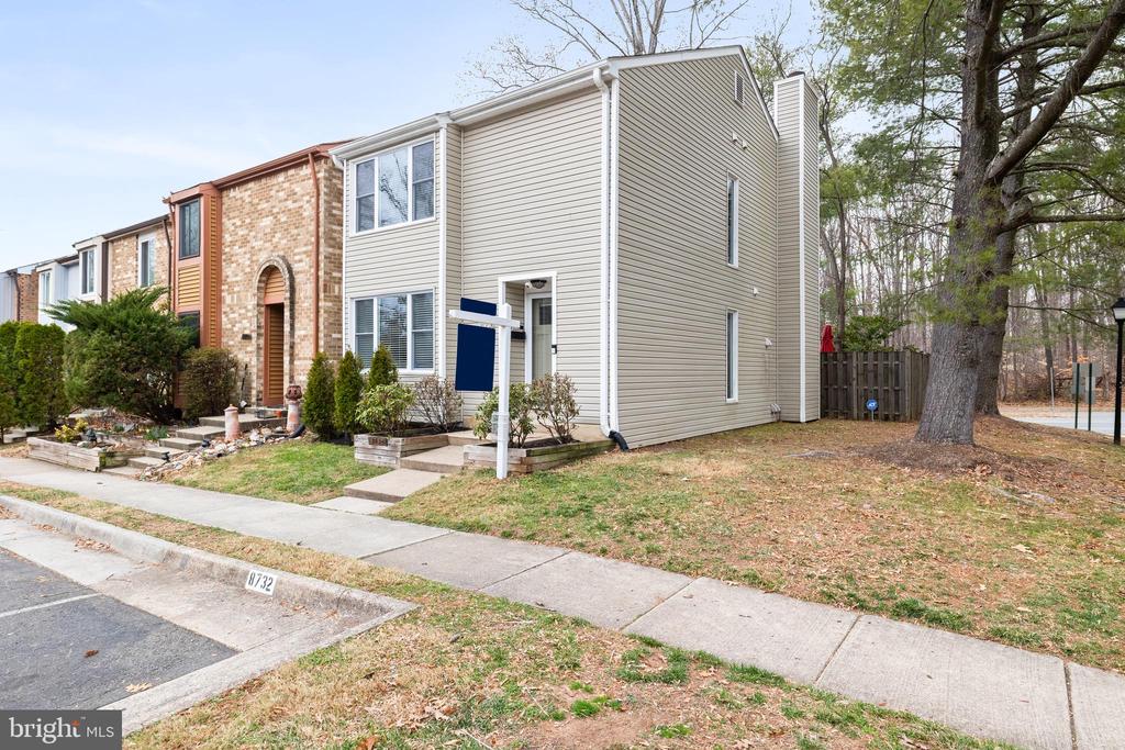 8732 Ridge Hollow Ct