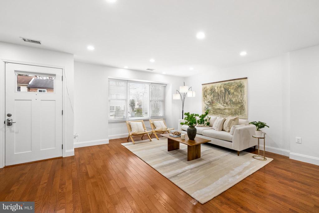 8732 Ridge Hollow Ct