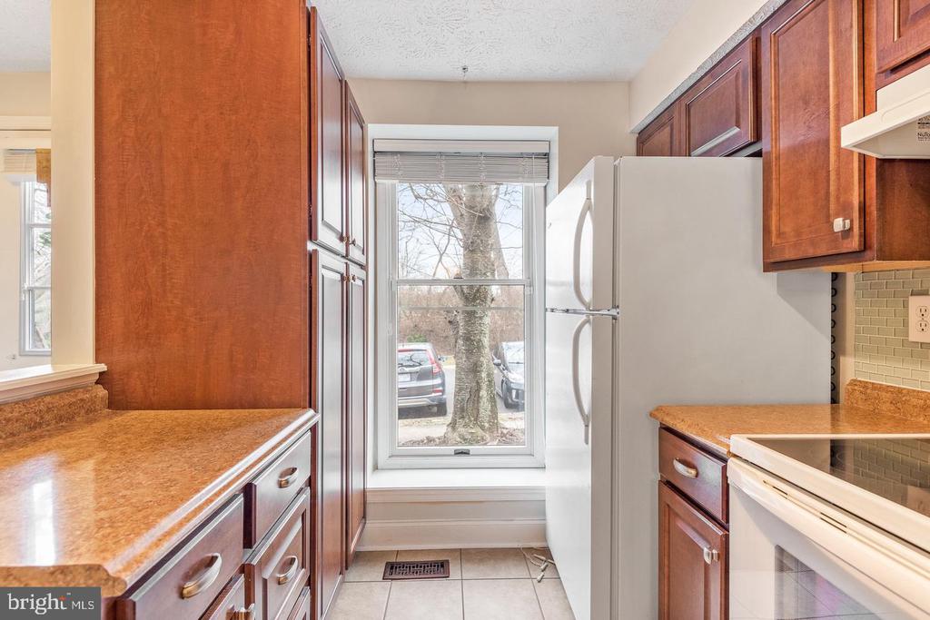 1657 POPLAR GROVE DRIVE
