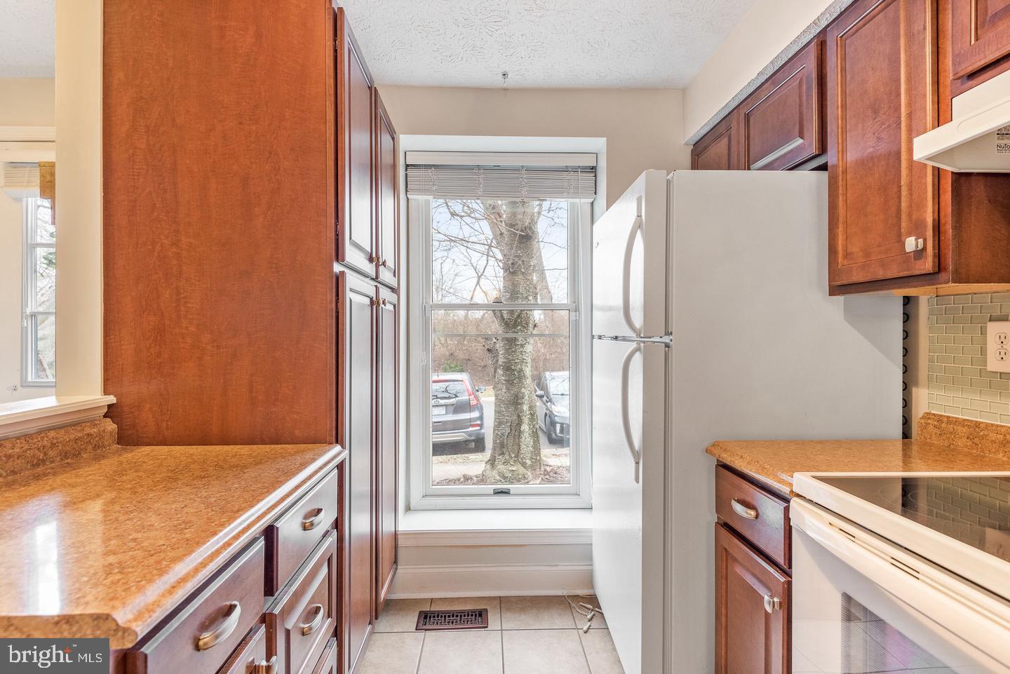 1657 POPLAR GROVE DRIVE