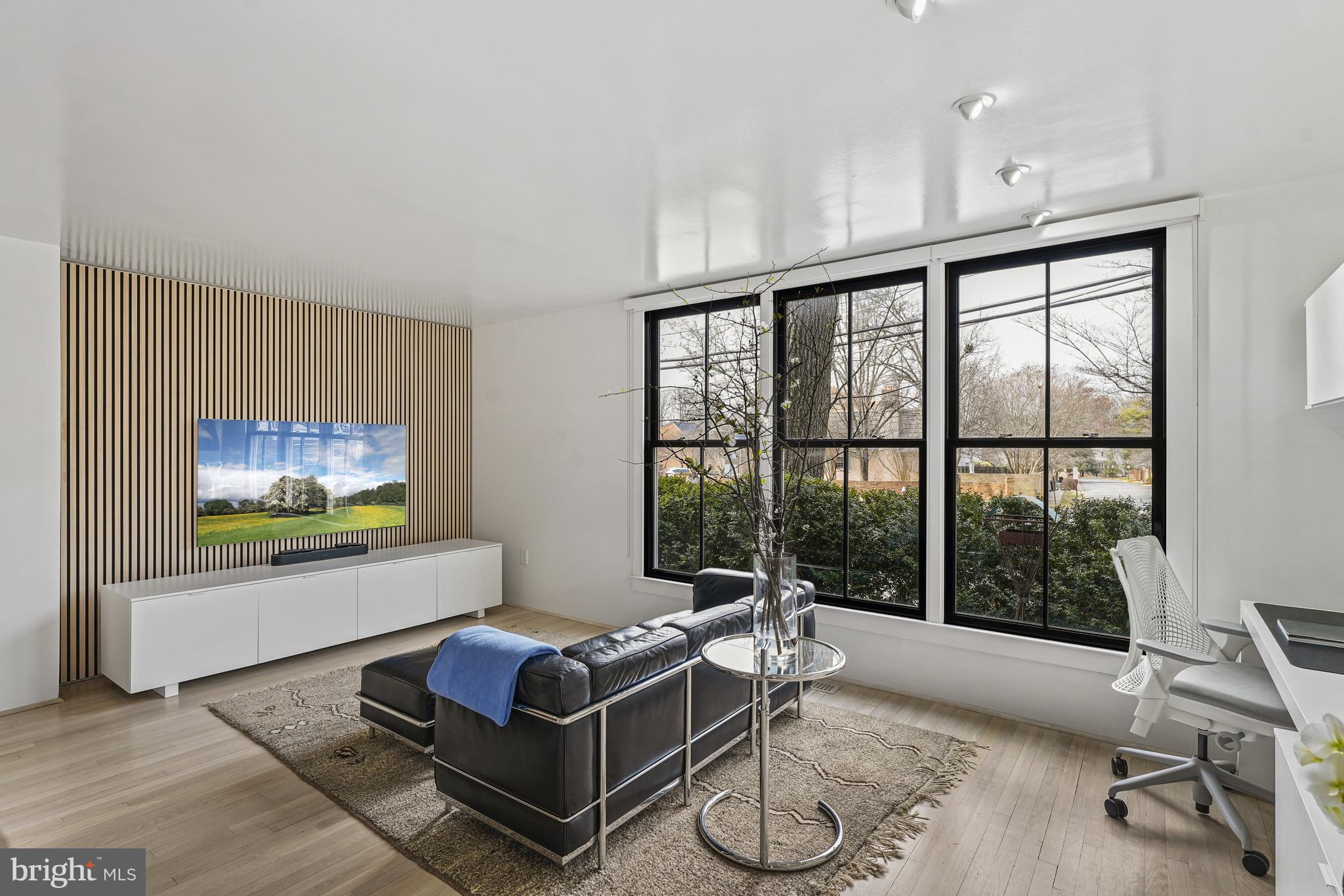 1735 Chain Bridge Rd