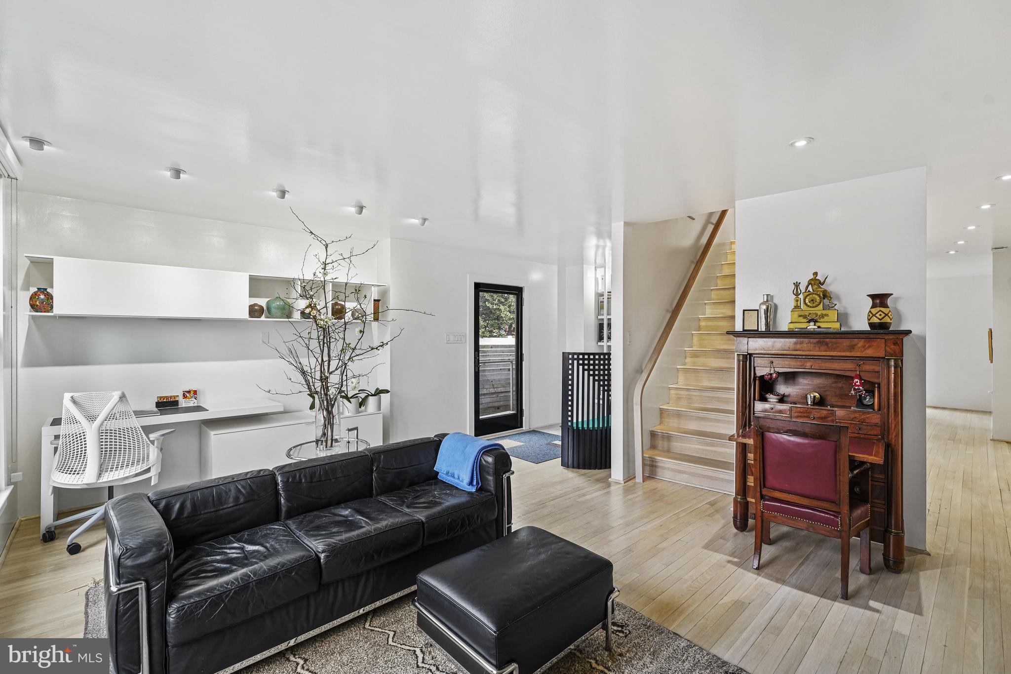 1735 Chain Bridge Rd