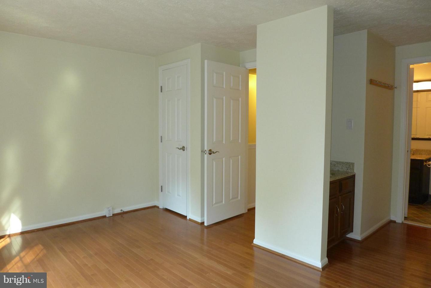1519 Woodcrest Dr