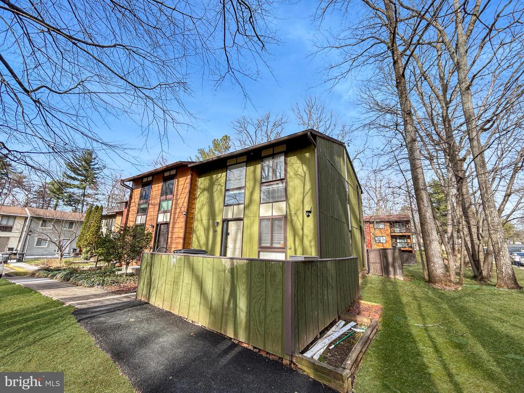 2284 EMERALD HEIGHTS COURT