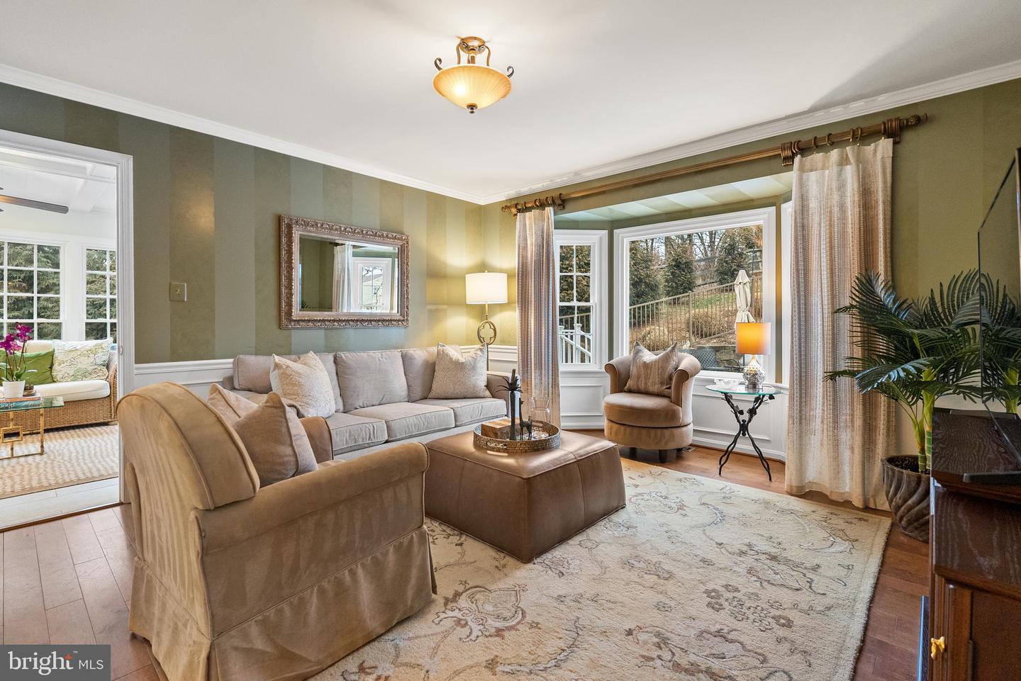 10856 Meadowland Dr