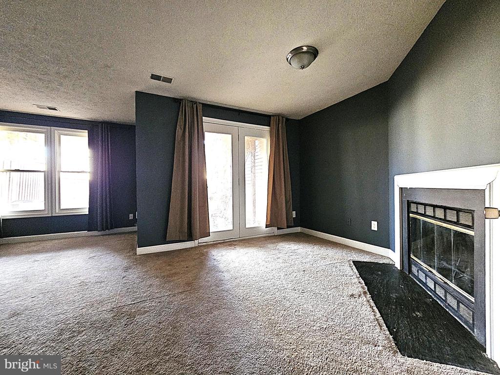 3738 FARMLAND DRIVE