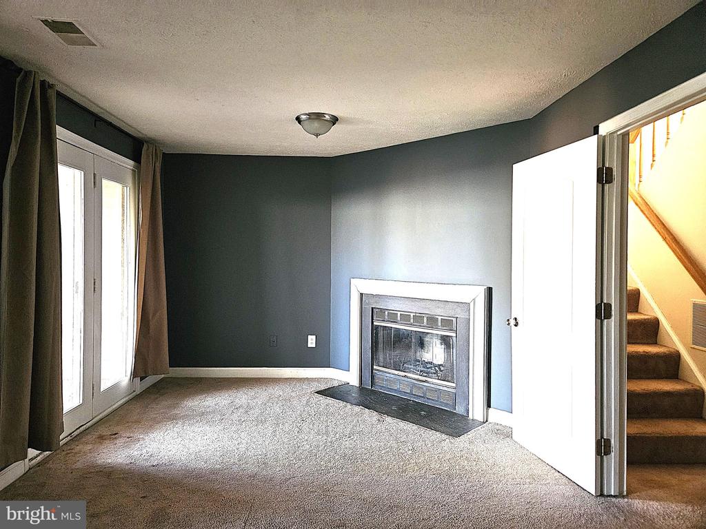 3738 FARMLAND DRIVE
