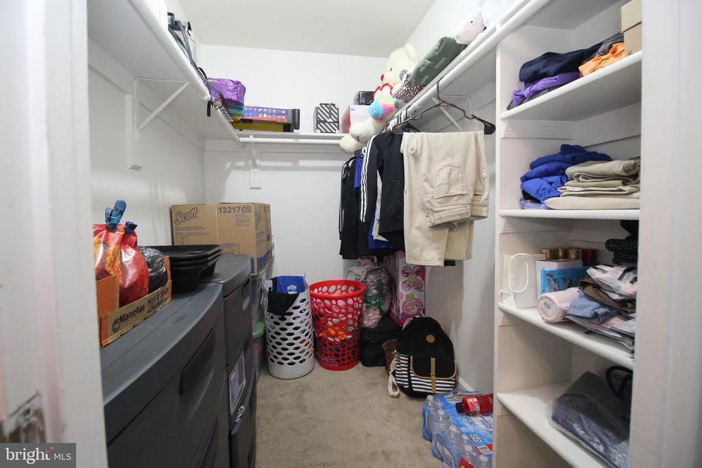 3738 FARMLAND DRIVE