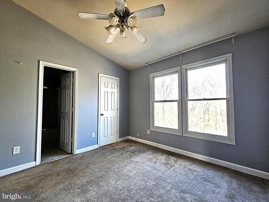 3738 FARMLAND DRIVE