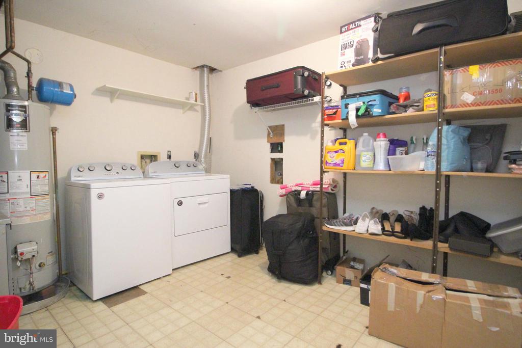 3738 FARMLAND DRIVE