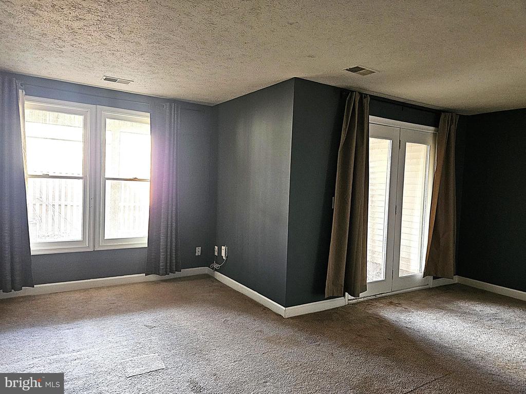 3738 FARMLAND DRIVE