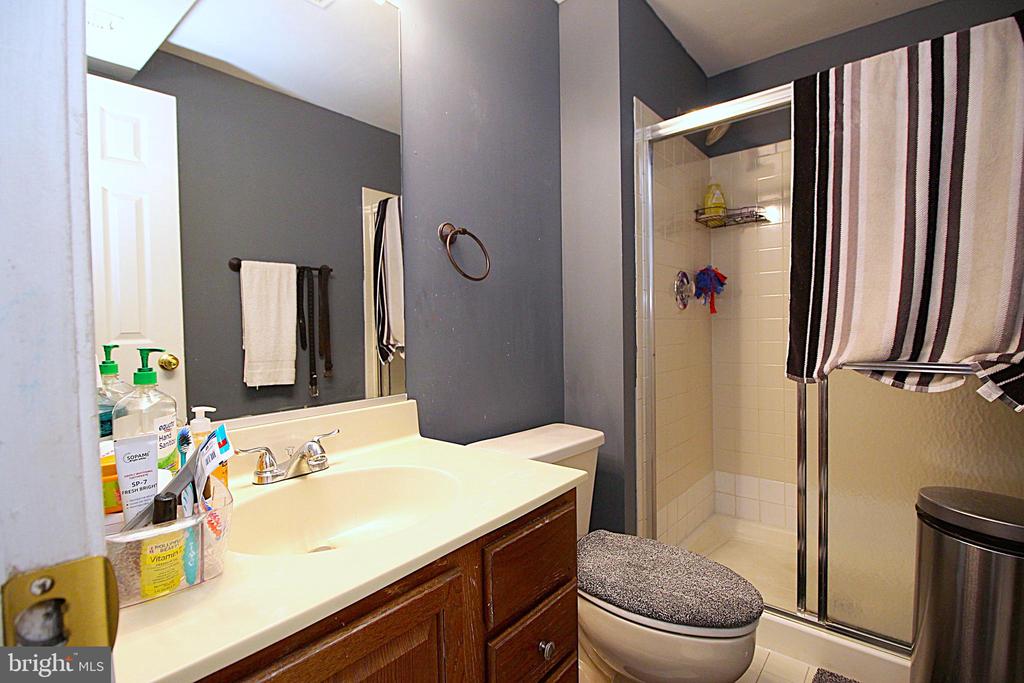 3738 FARMLAND DRIVE