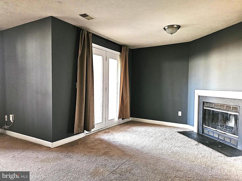 3738 FARMLAND DRIVE