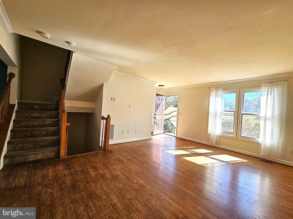 3738 FARMLAND DRIVE