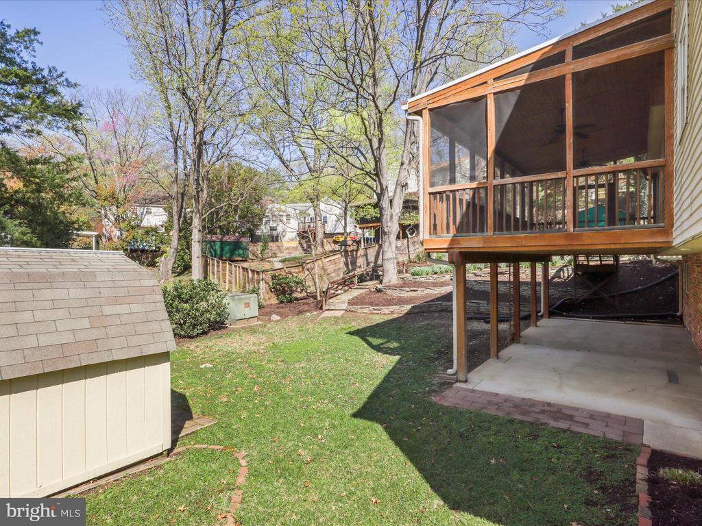 6902 Stonebridge Ct