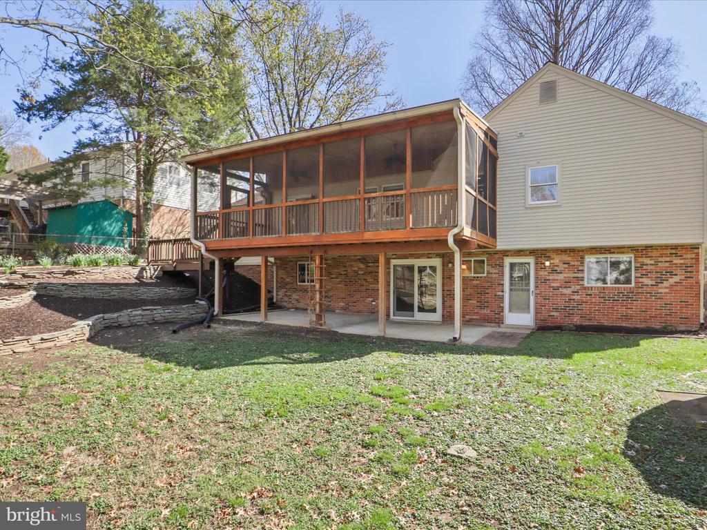 6902 Stonebridge Ct