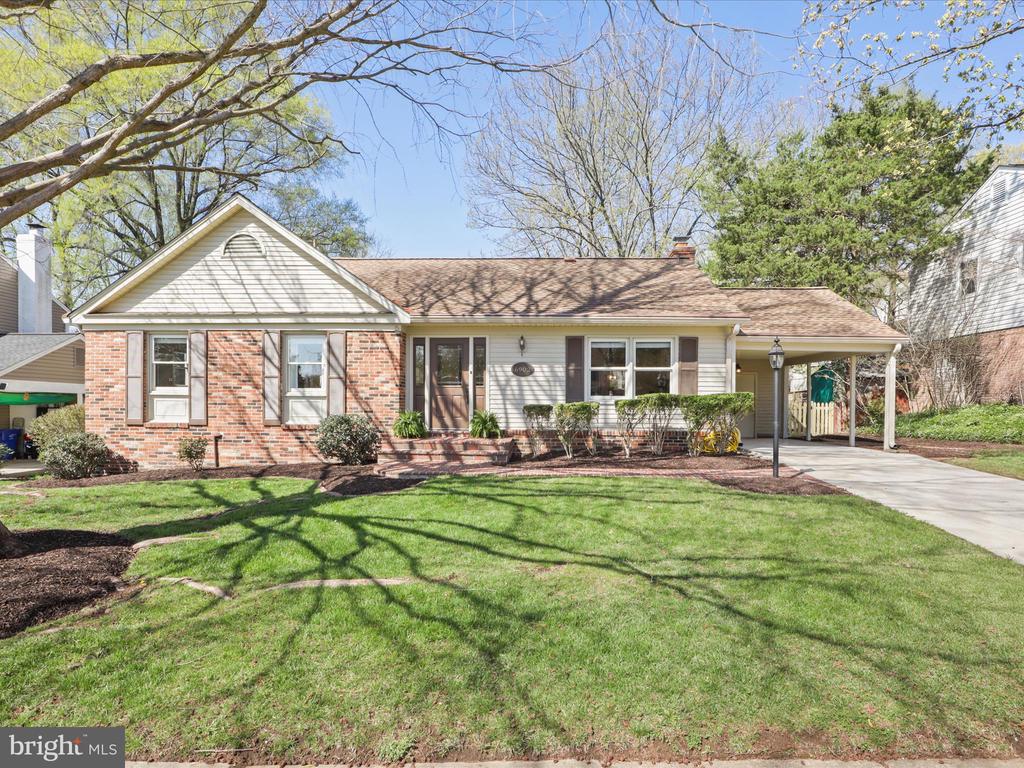 6902 Stonebridge Ct