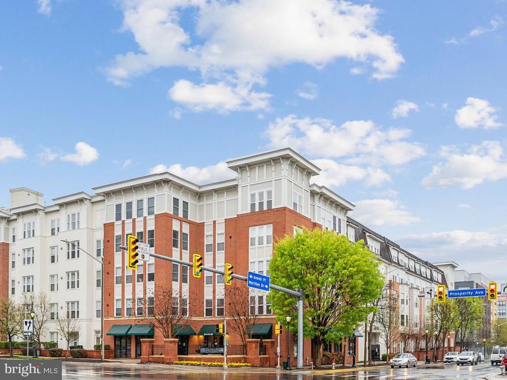 2655 PROSPERITY AVENUE 118