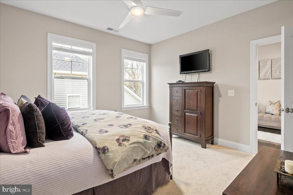 1104-A Monroe St
