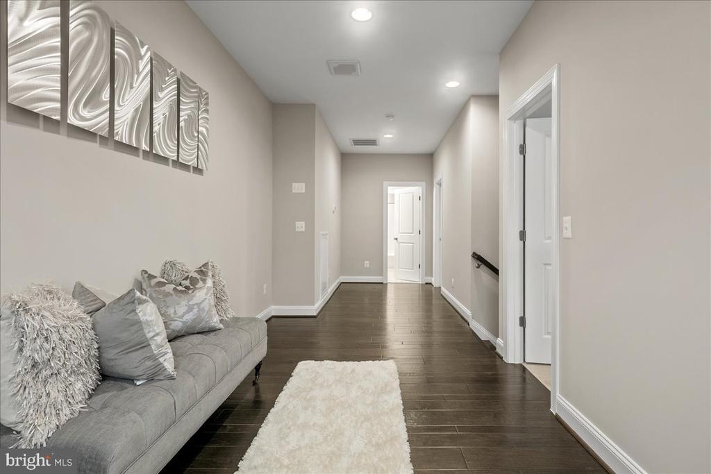 1104-A Monroe St