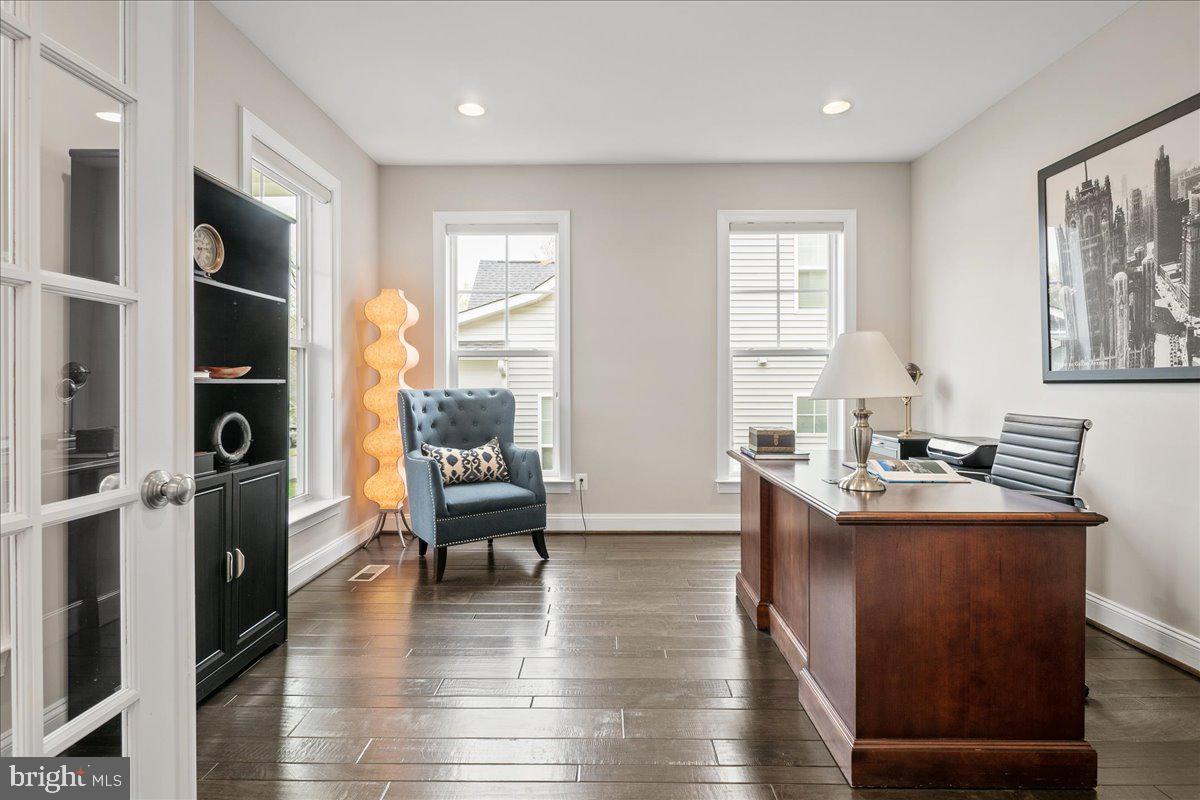 1104-A Monroe St
