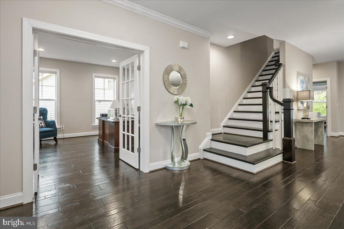 1104-A Monroe St