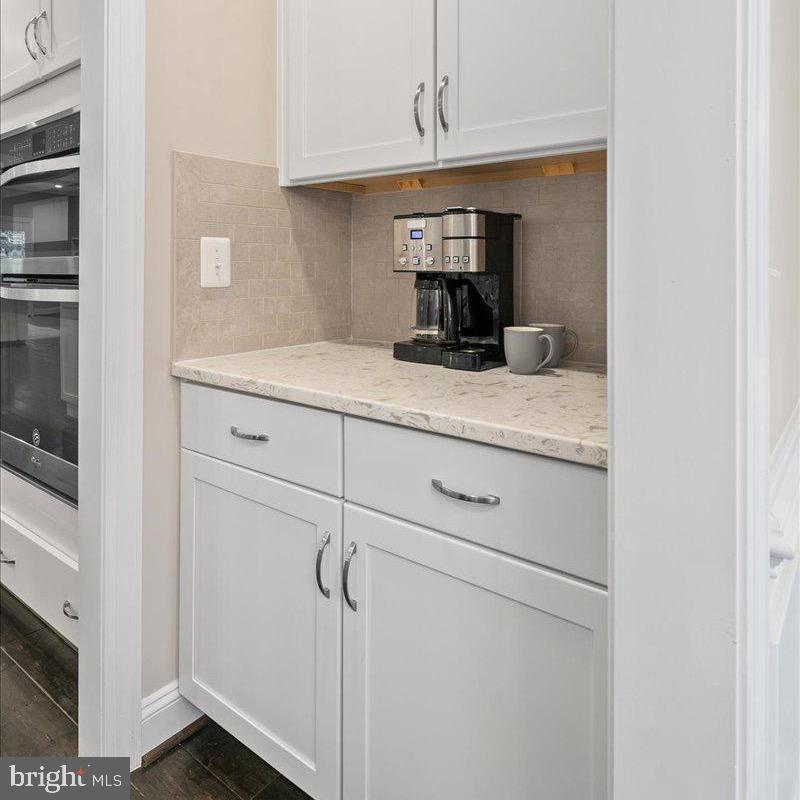 1104-A Monroe St
