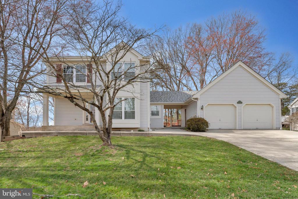 13482 Lake Shore Dr