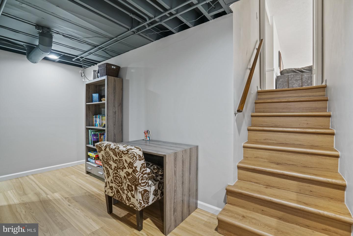 2414 Lexington Rd