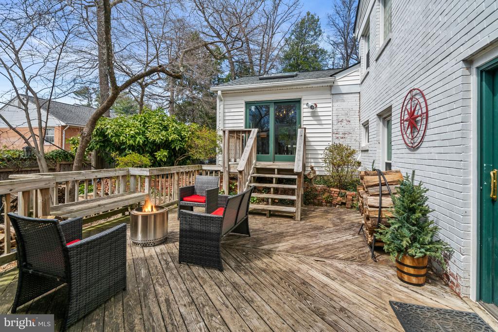 2414 Lexington Rd