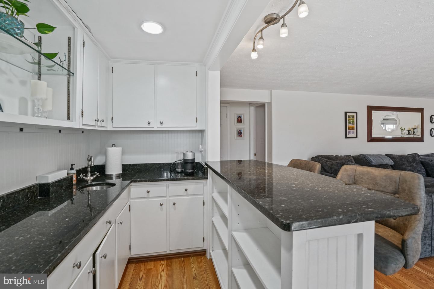 2414 Lexington Rd