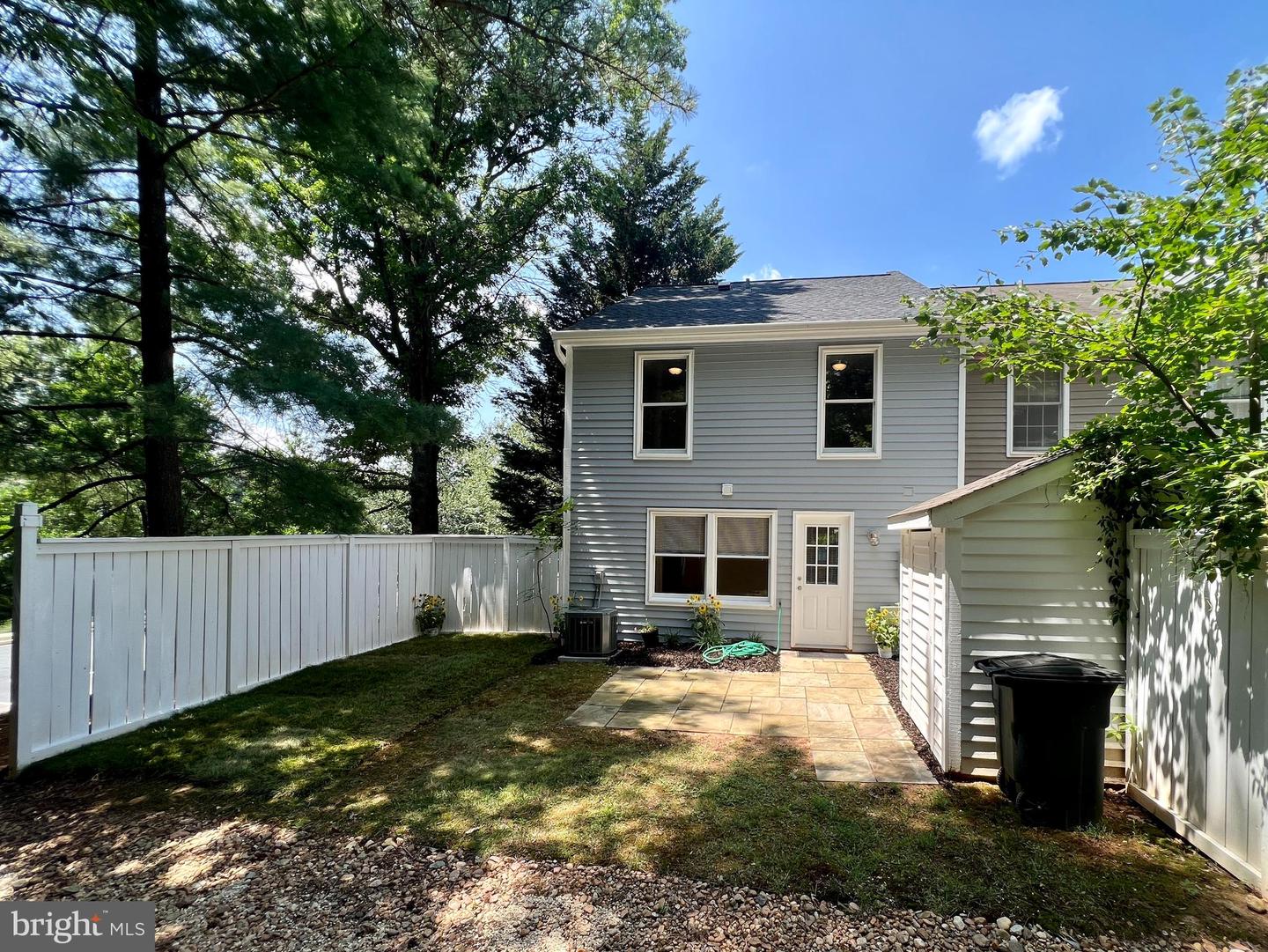 1515 TWISTED OAK DR