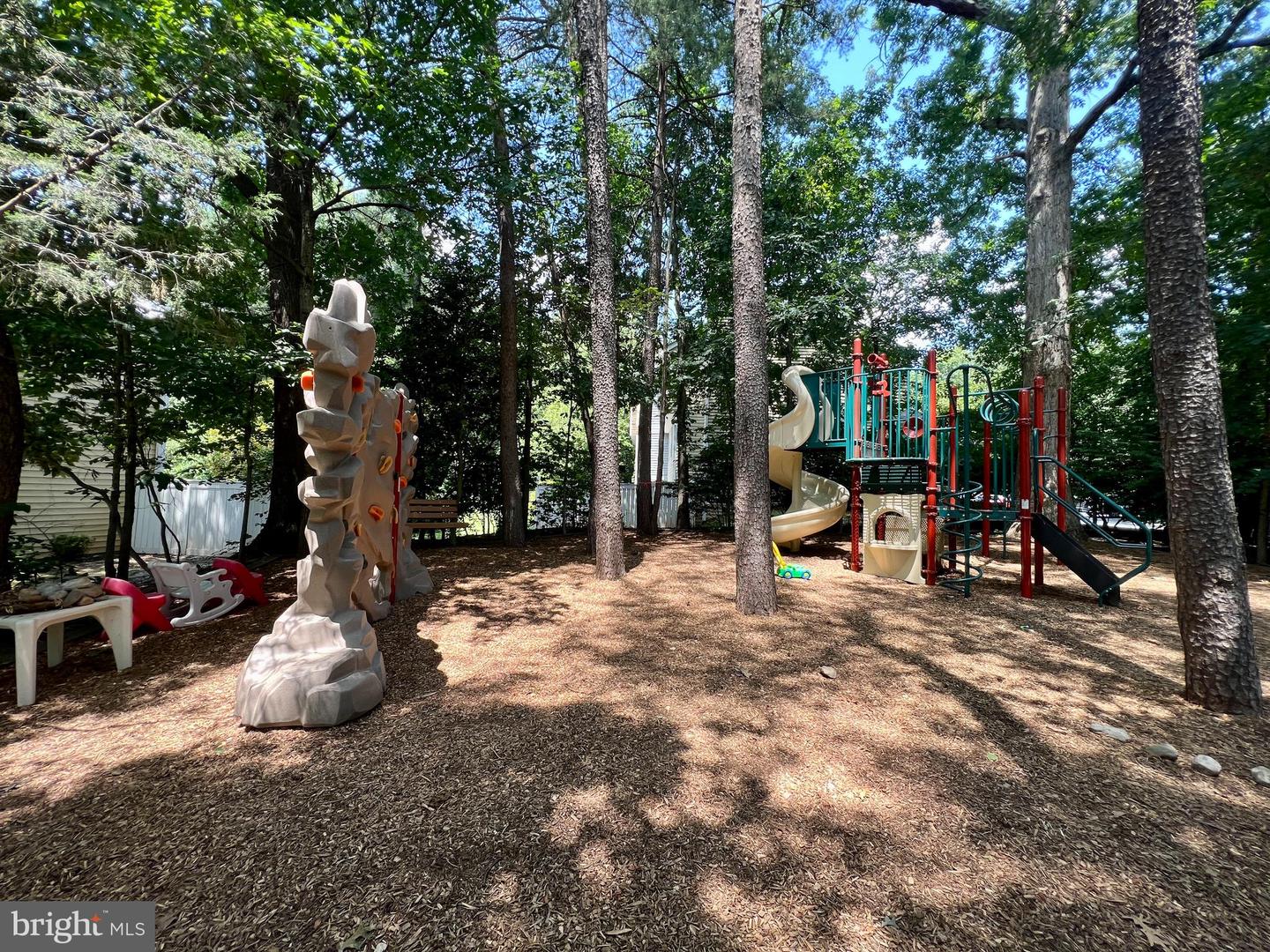 1515 TWISTED OAK DR