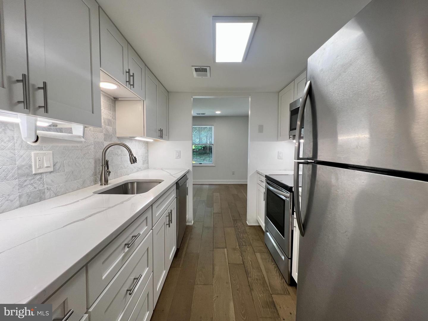 1515 TWISTED OAK DR